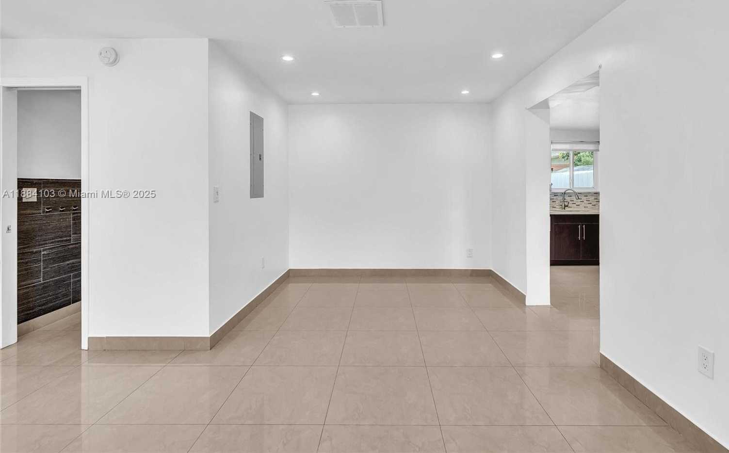 Small Image of 5618 SOUTH WEST 36TH ST, West Park Number 25