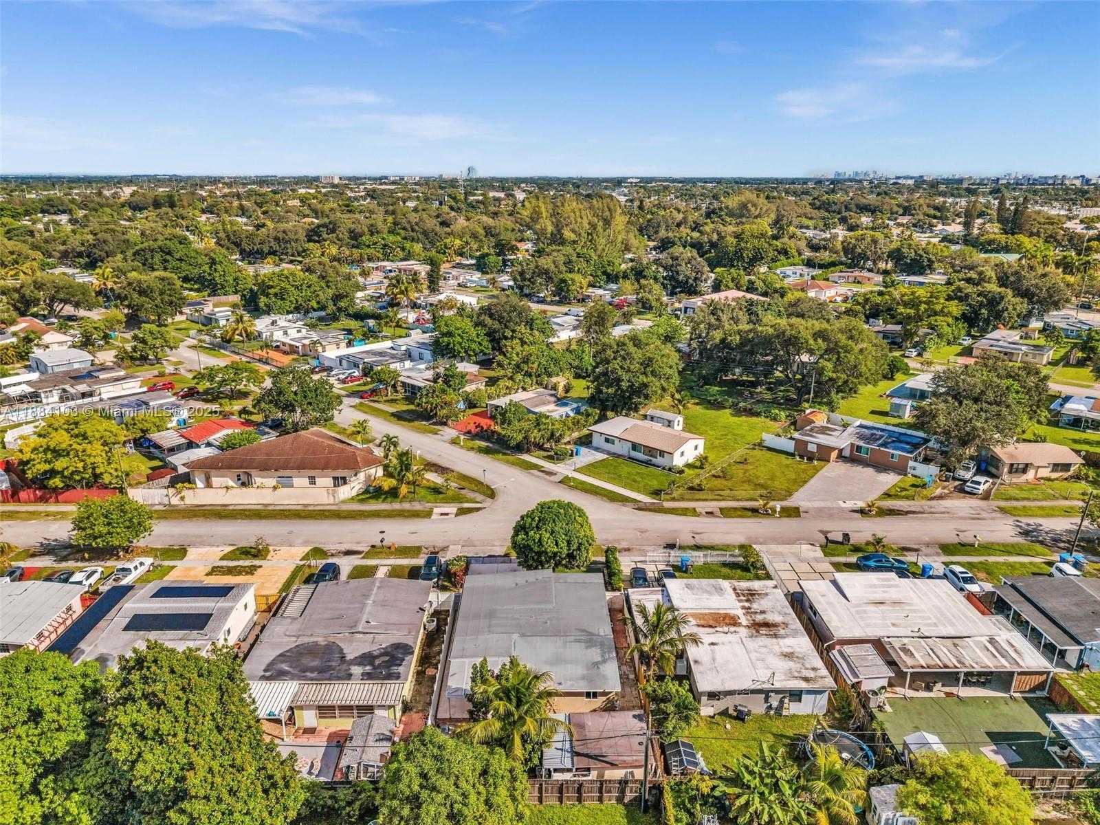 Small Image of 5618 SOUTH WEST 36TH ST, West Park Number 42