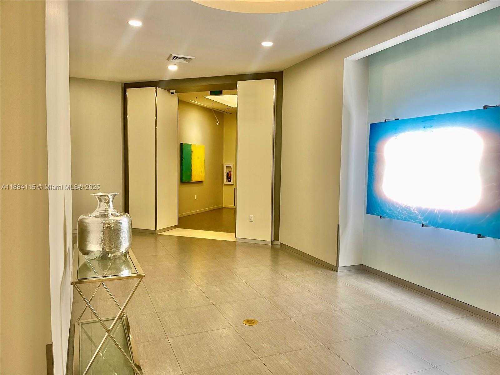 Small Image of 1900 NORTH BAYSHORE DR #901, Miami Number 13