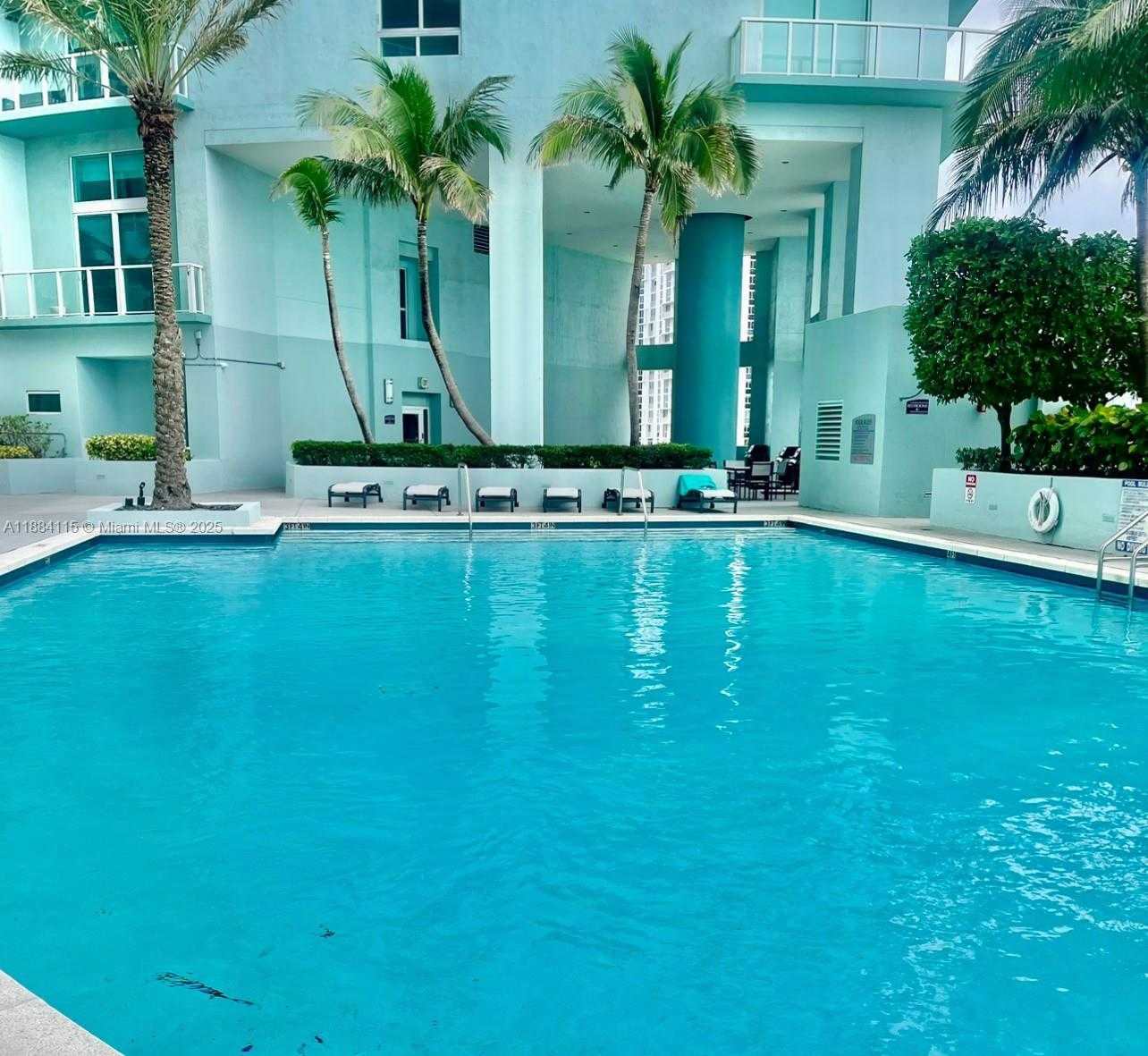 Small Image of 1900 NORTH BAYSHORE DR #901, Miami Number 18