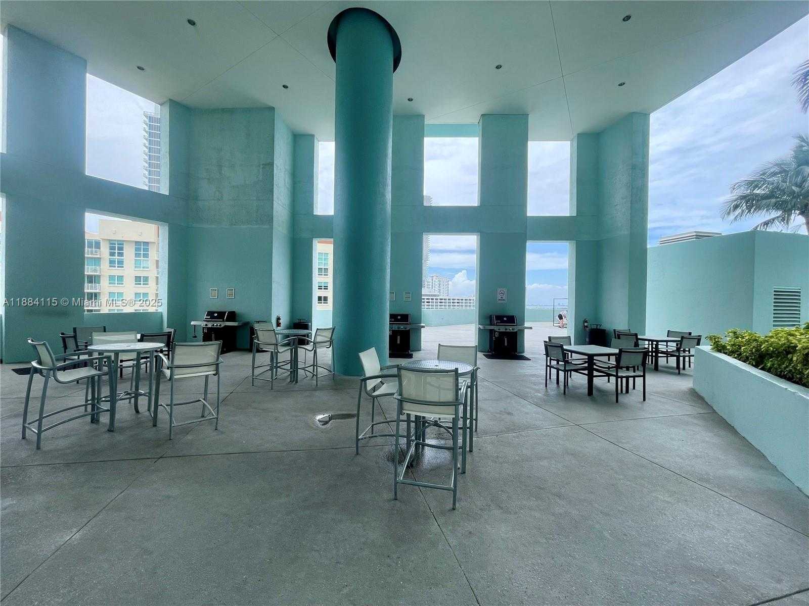 Small Image of 1900 NORTH BAYSHORE DR #901, Miami Number 22