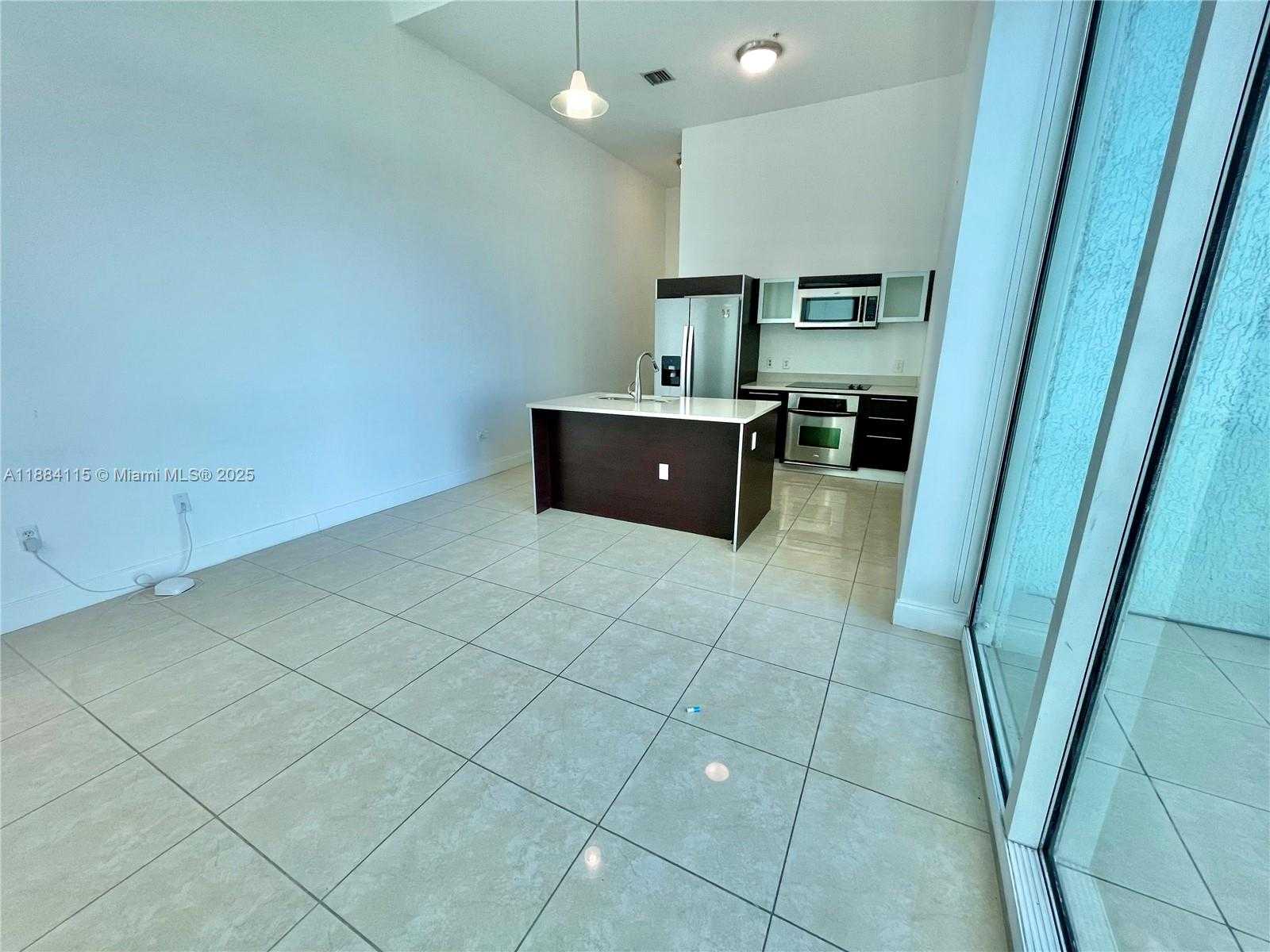 Small Image of 1900 NORTH BAYSHORE DR #901, Miami Number 4