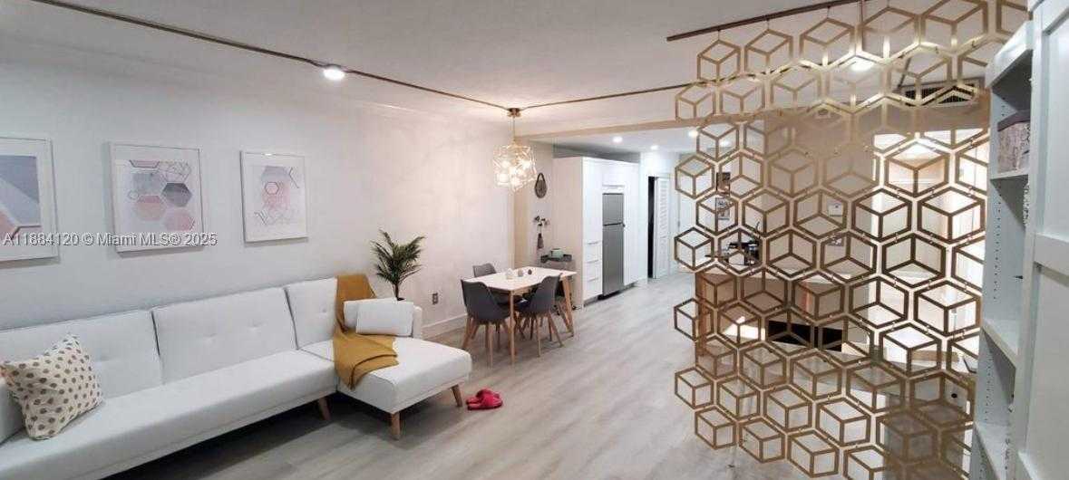 Small Image of 401 69TH ST #302, Miami Beach Number 2