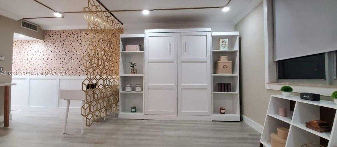 Small Image of 401 69TH ST #302, Miami Beach Number 3