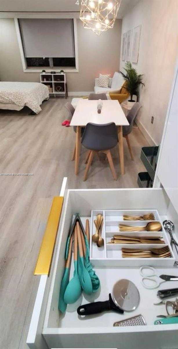 Small Image of 401 69TH ST #302, Miami Beach Number 4