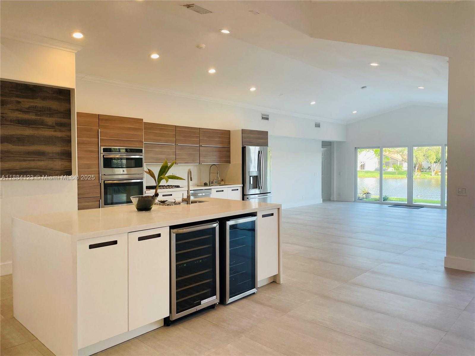 Small Image of 1952 WATER RIDGE DR #1952, Weston Number 13