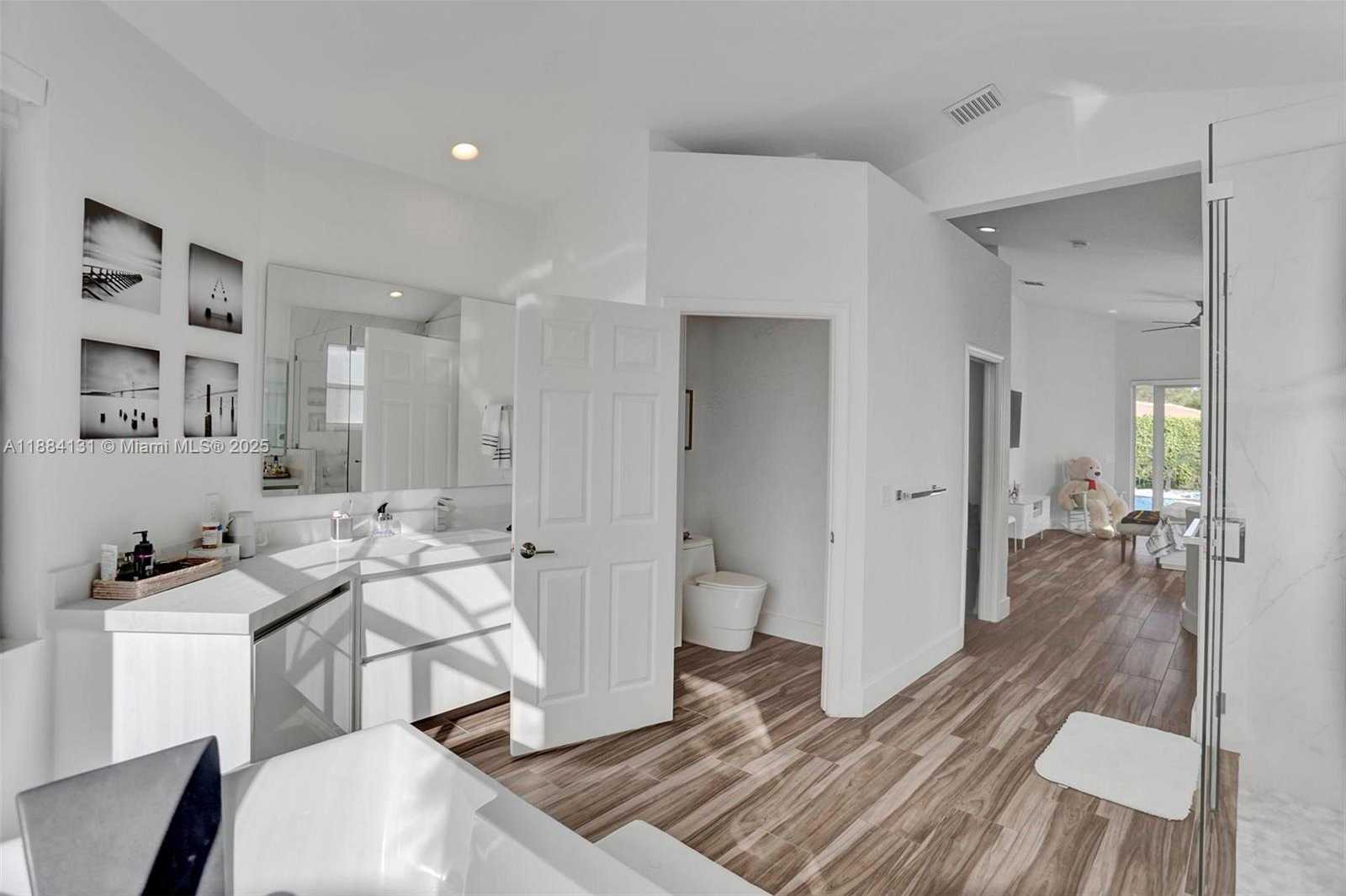 Small Image of 3772 OAK RIDGE CIR, Weston Number 19