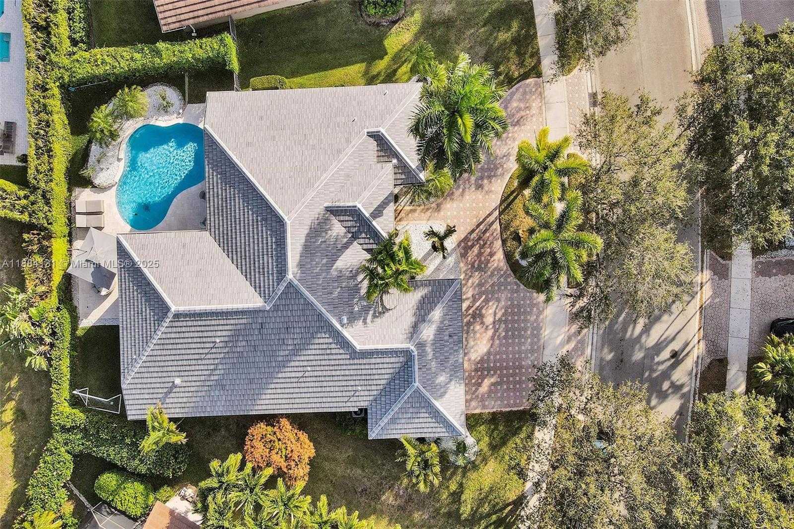 Small Image of 3772 OAK RIDGE CIR, Weston Number 2