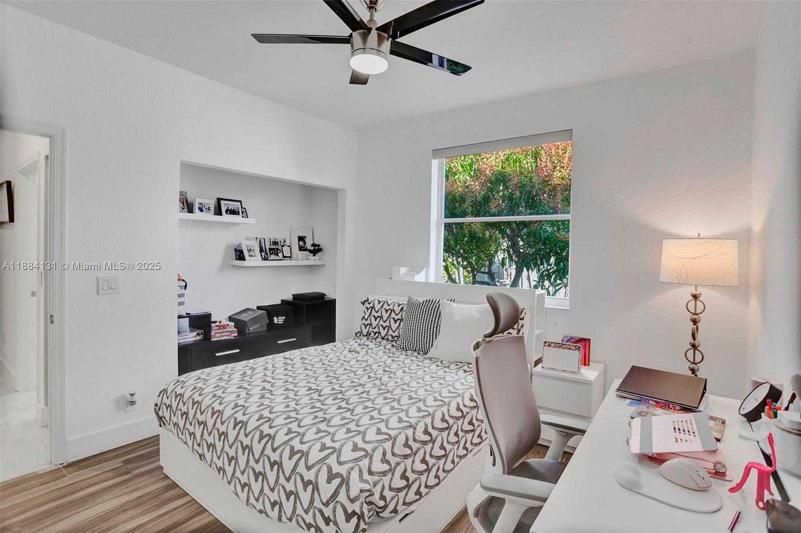 Small Image of 3772 OAK RIDGE CIR, Weston Number 31