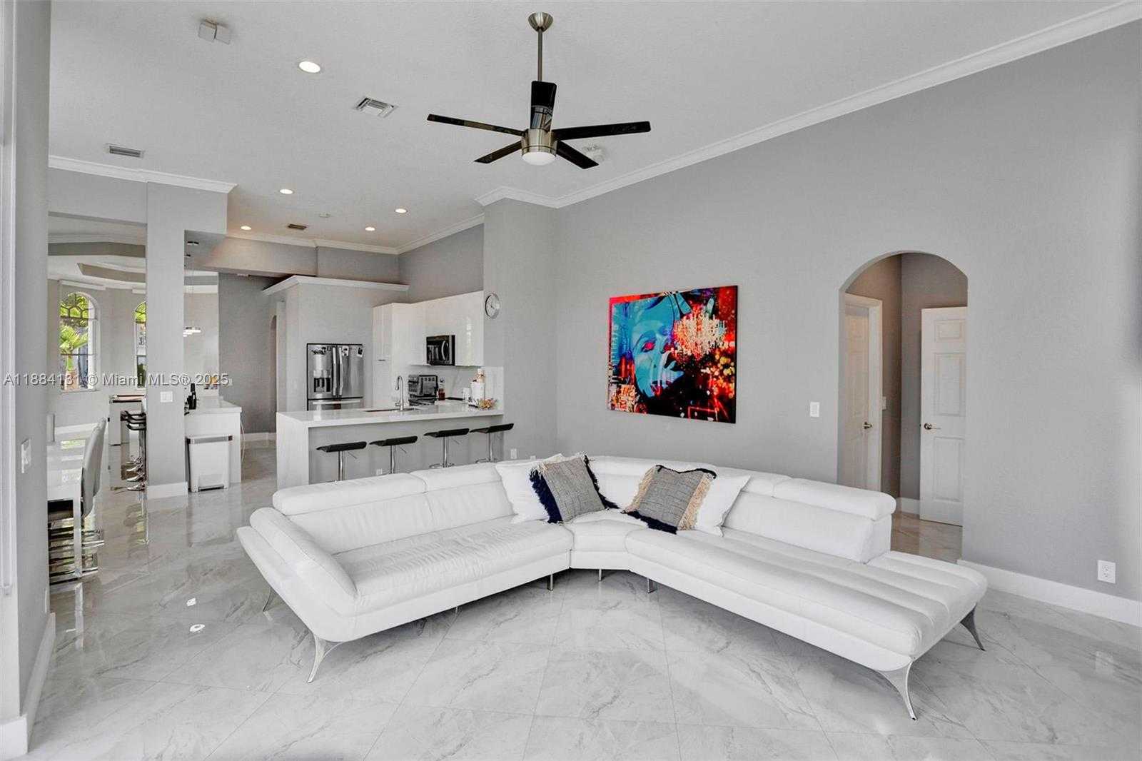Small Image of 3772 OAK RIDGE CIR, Weston Number 33