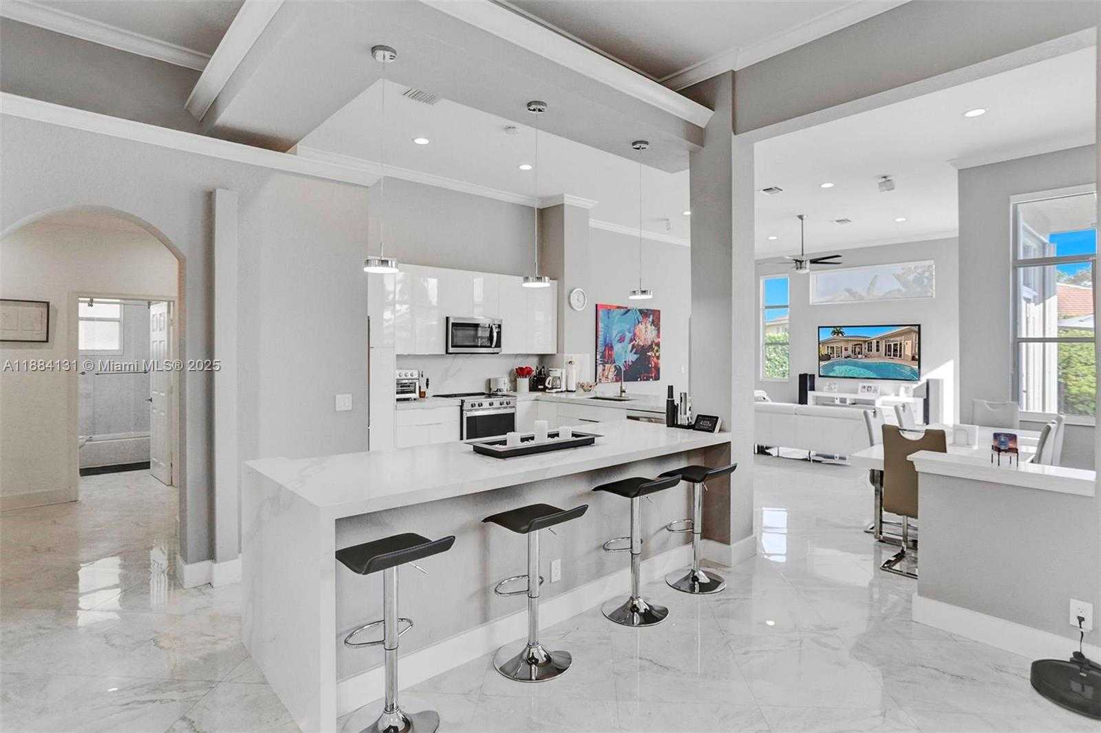 Small Image of 3772 OAK RIDGE CIR, Weston Number 36