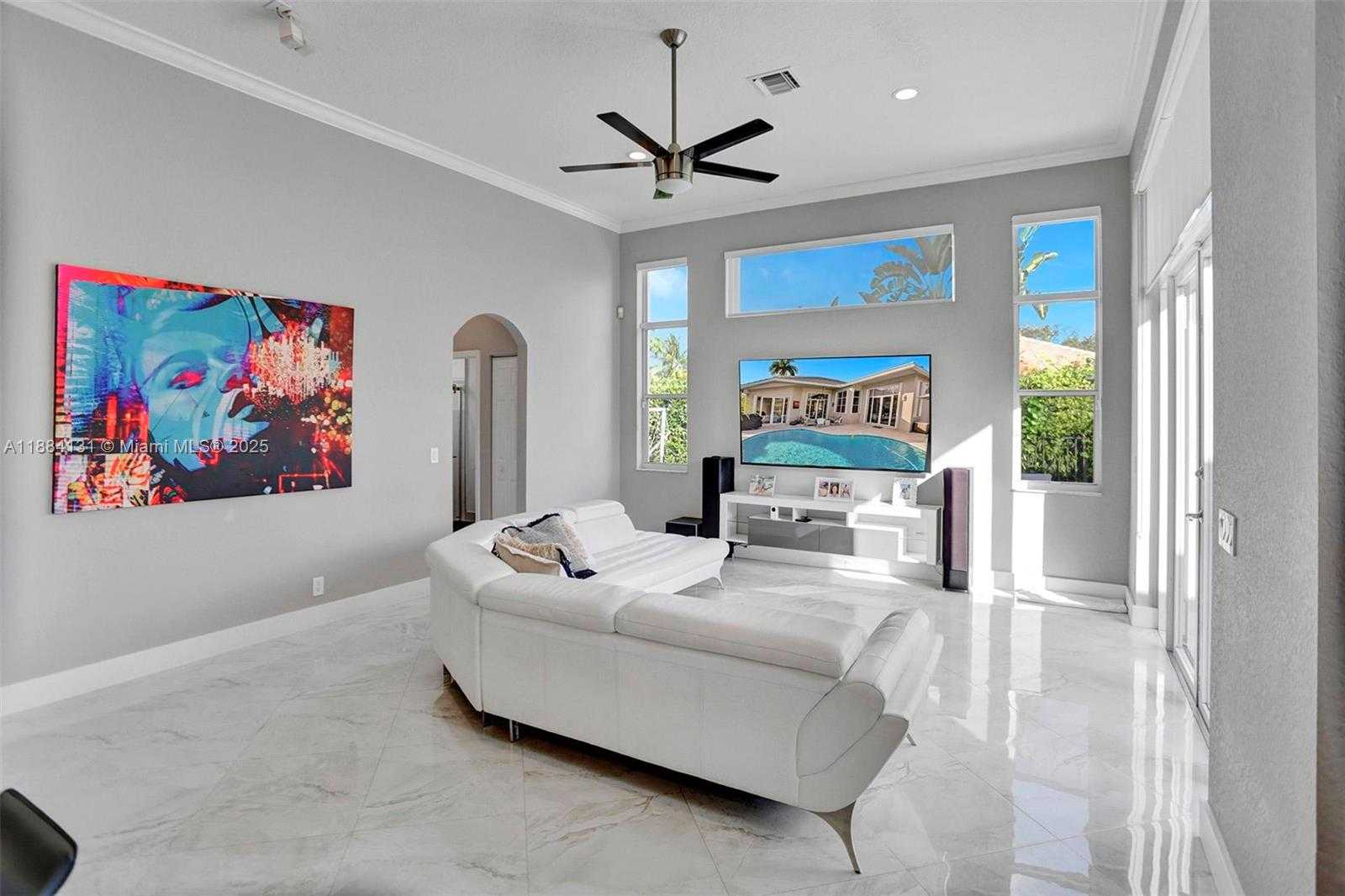 Small Image of 3772 OAK RIDGE CIR, Weston Number 37
