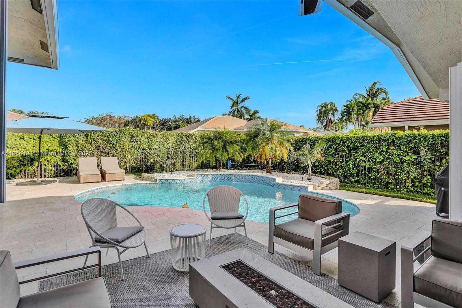 Small Image of 3772 OAK RIDGE CIR, Weston Number 4