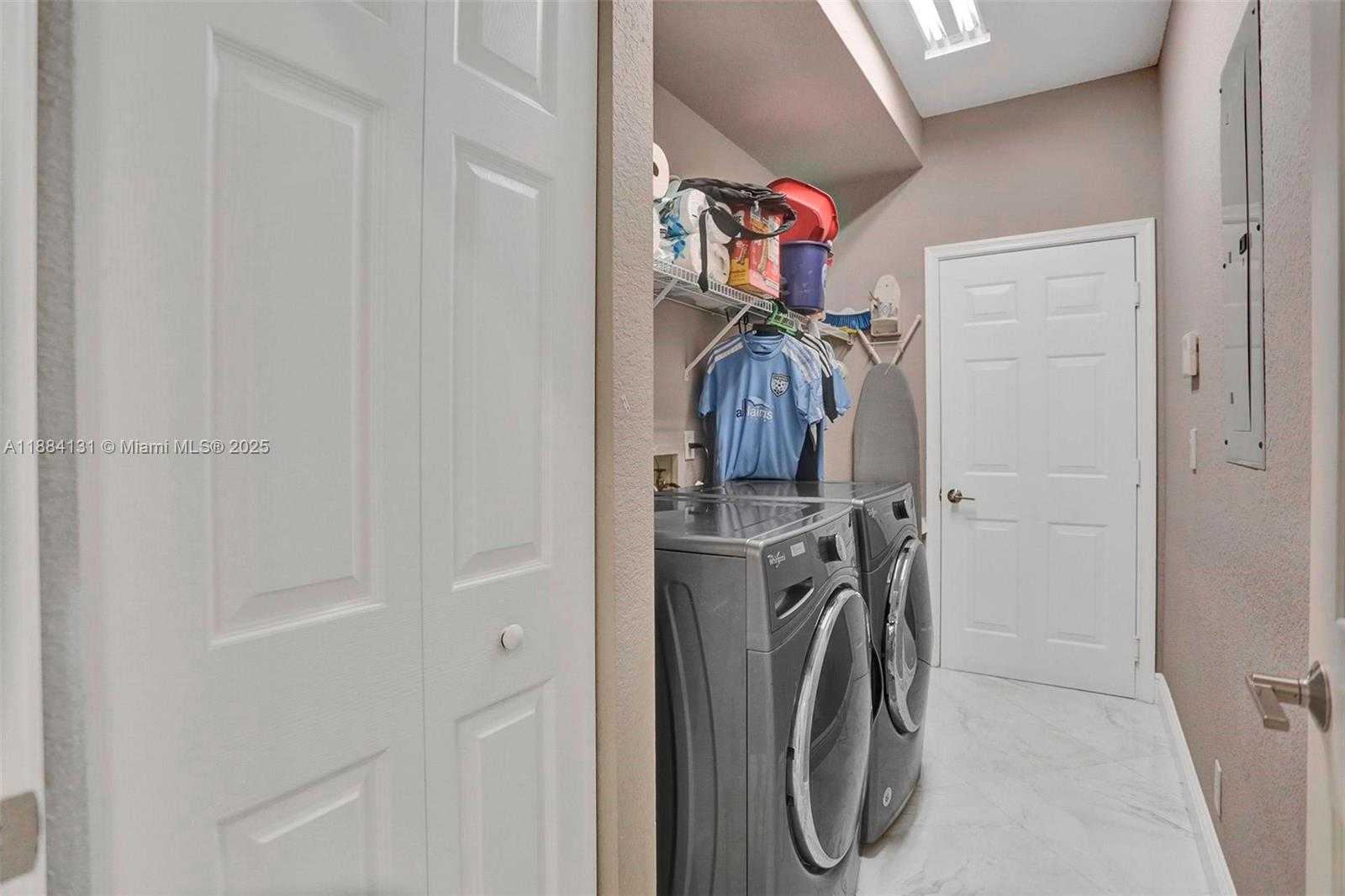 Small Image of 3772 OAK RIDGE CIR, Weston Number 42