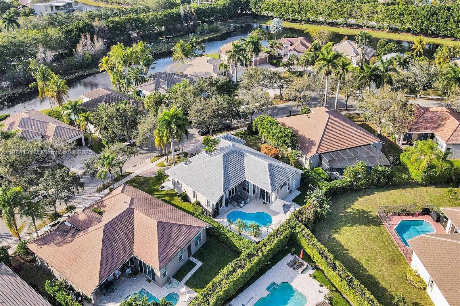 Small Image of 3772 OAK RIDGE CIR, Weston Number 46