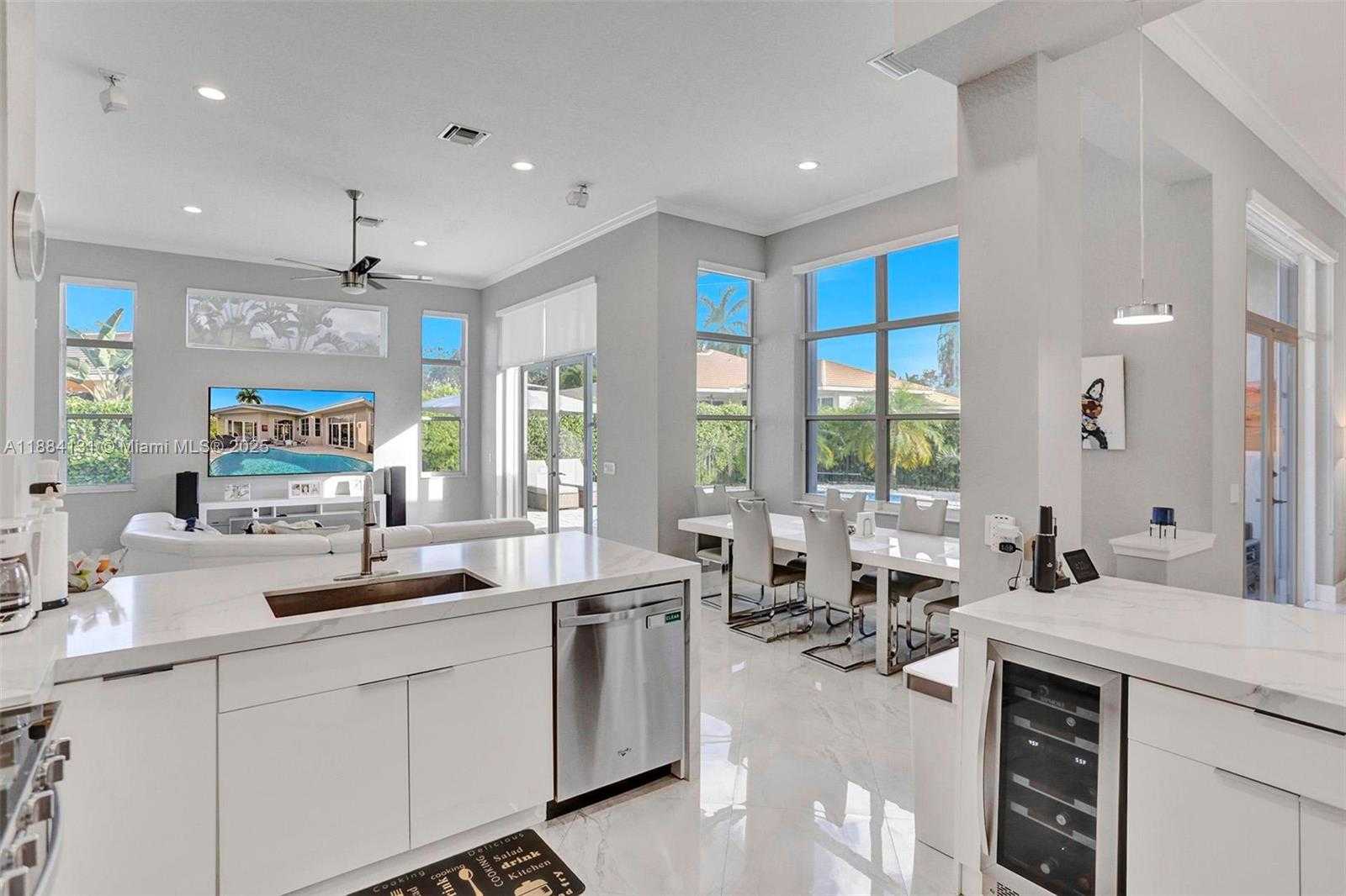 Small Image of 3772 OAK RIDGE CIR, Weston Number 7