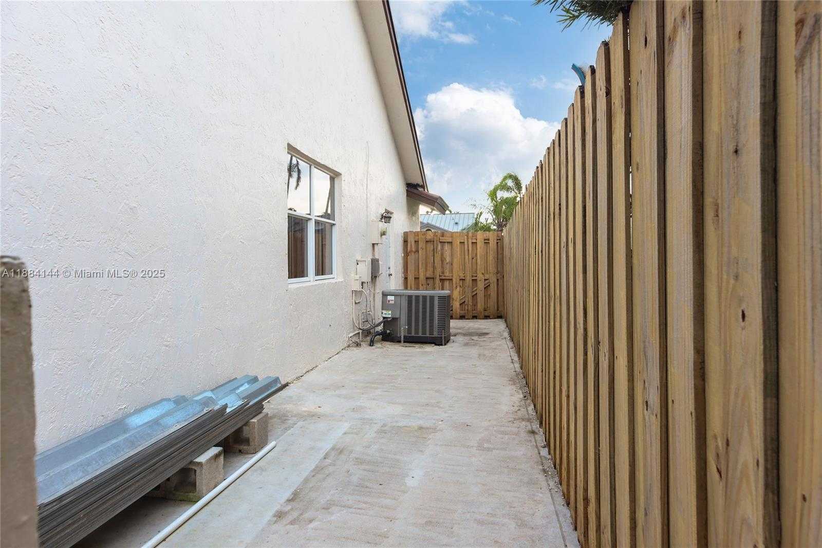 Small Image of 14461 SOUTH WEST 161ST ST, Miami Number 16