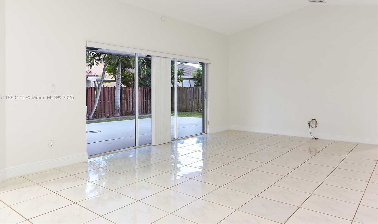 Small Image of 14461 SOUTH WEST 161ST ST, Miami Number 2
