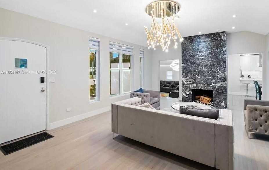 Small Image of 117 NORTH EAST 95TH ST, Miami Shores Number 3