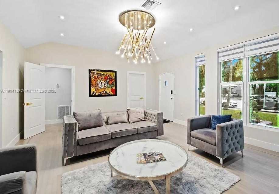 Small Image of 117 NORTH EAST 95TH ST, Miami Shores Number 7