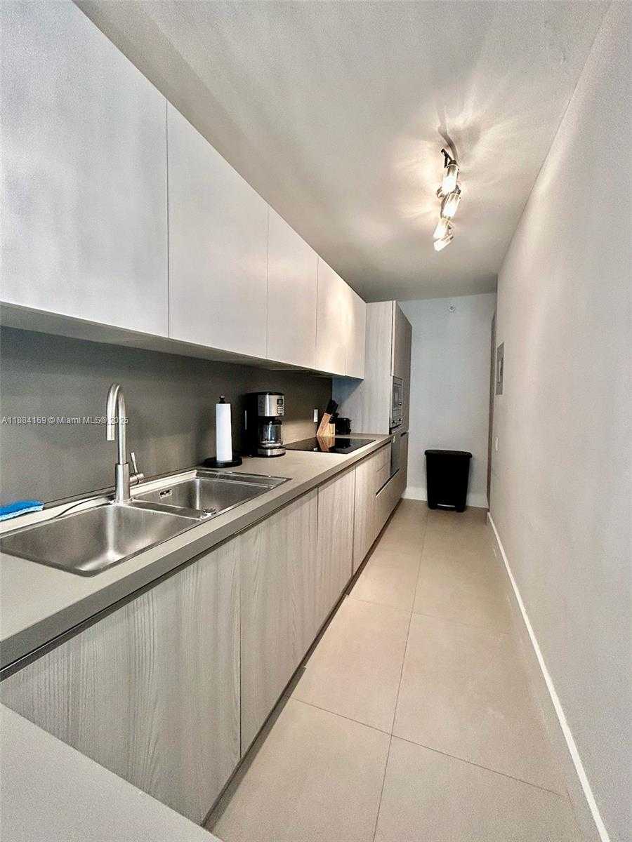 Small Image of 100 LINCOLN RD #426, Miami Beach Number 5