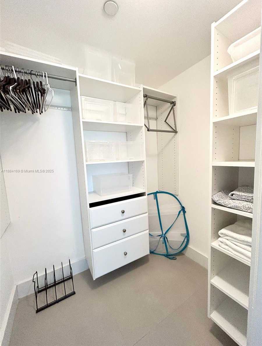 Small Image of 100 LINCOLN RD #426, Miami Beach Number 7