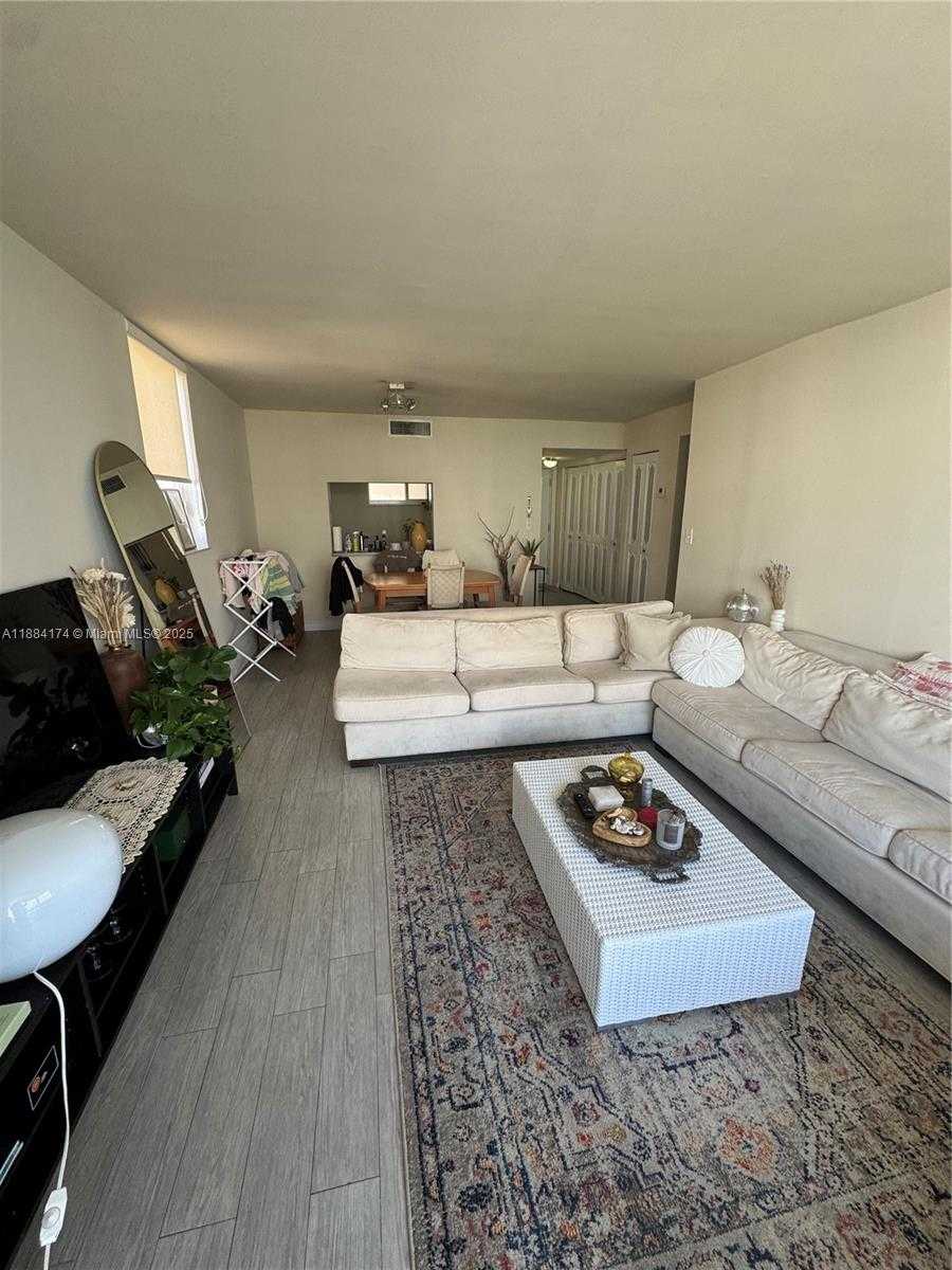 Small Image of 1665 BAY RD #421, Miami Beach Number 10