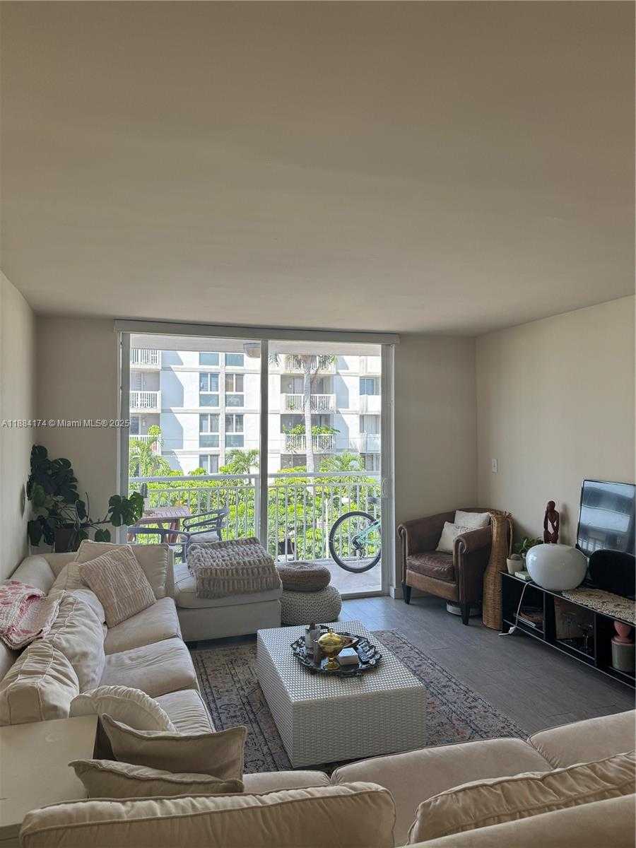 Small Image of 1665 BAY RD #421, Miami Beach Number 11