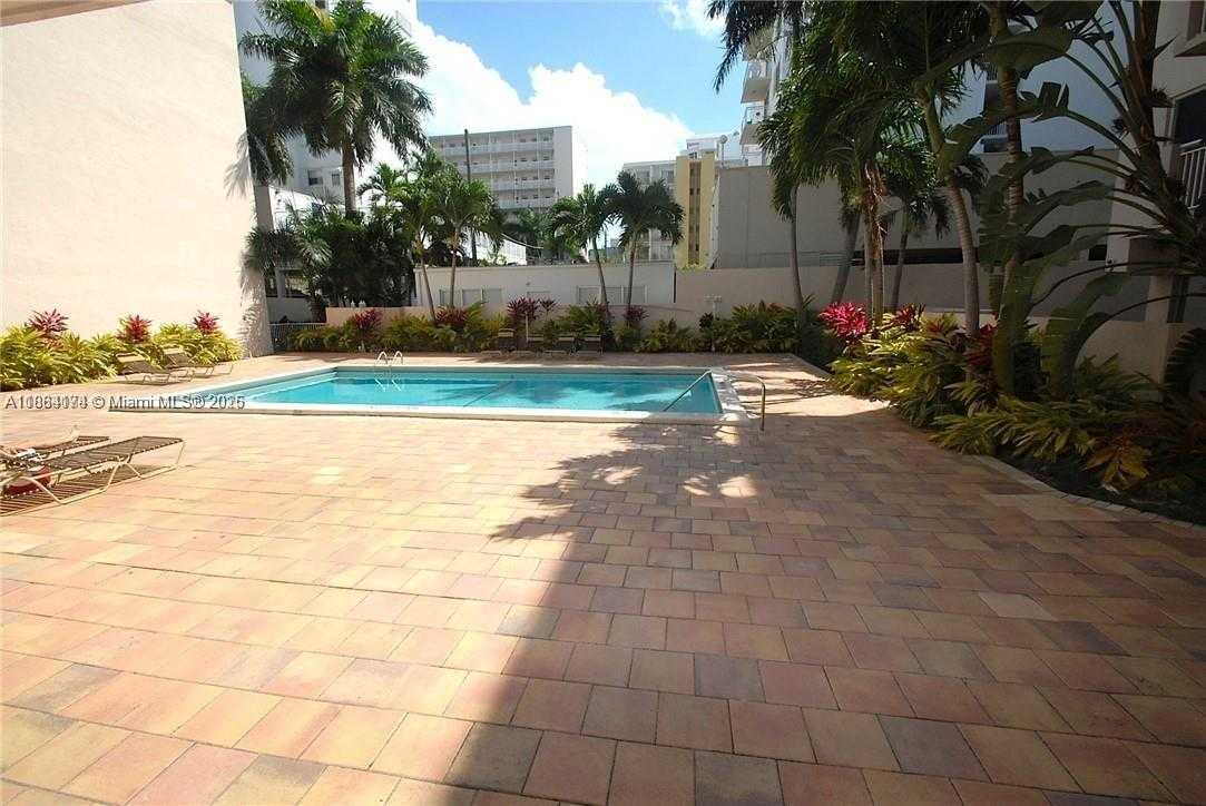 Small Image of 1665 BAY RD #421, Miami Beach Number 12