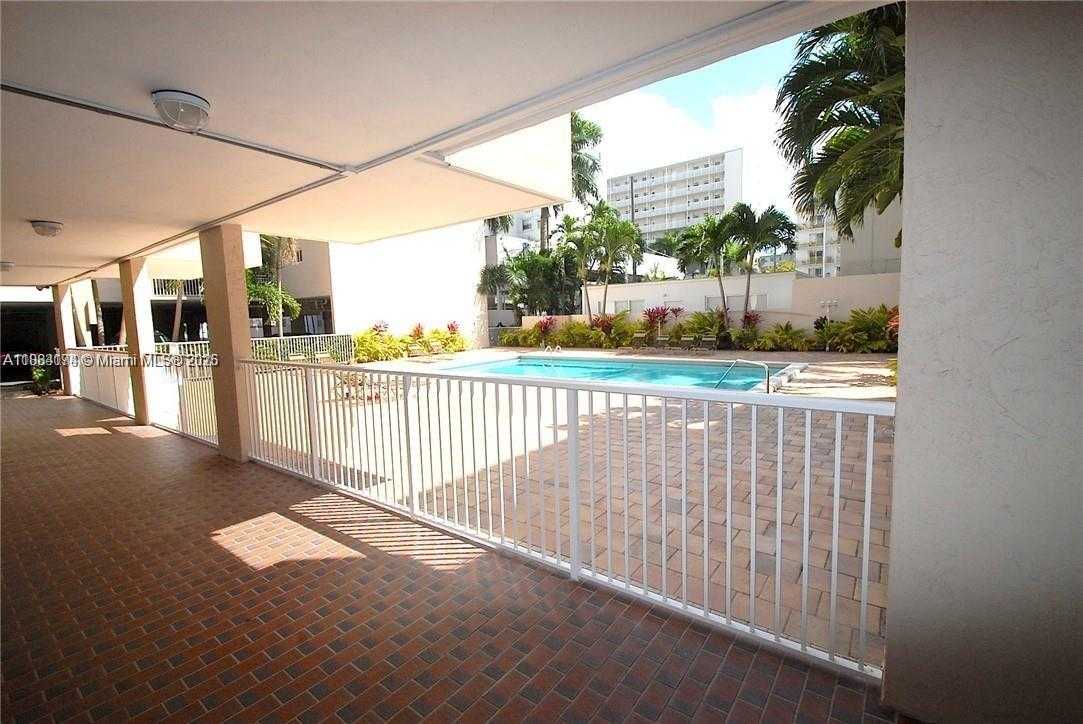 Small Image of 1665 BAY RD #421, Miami Beach Number 13