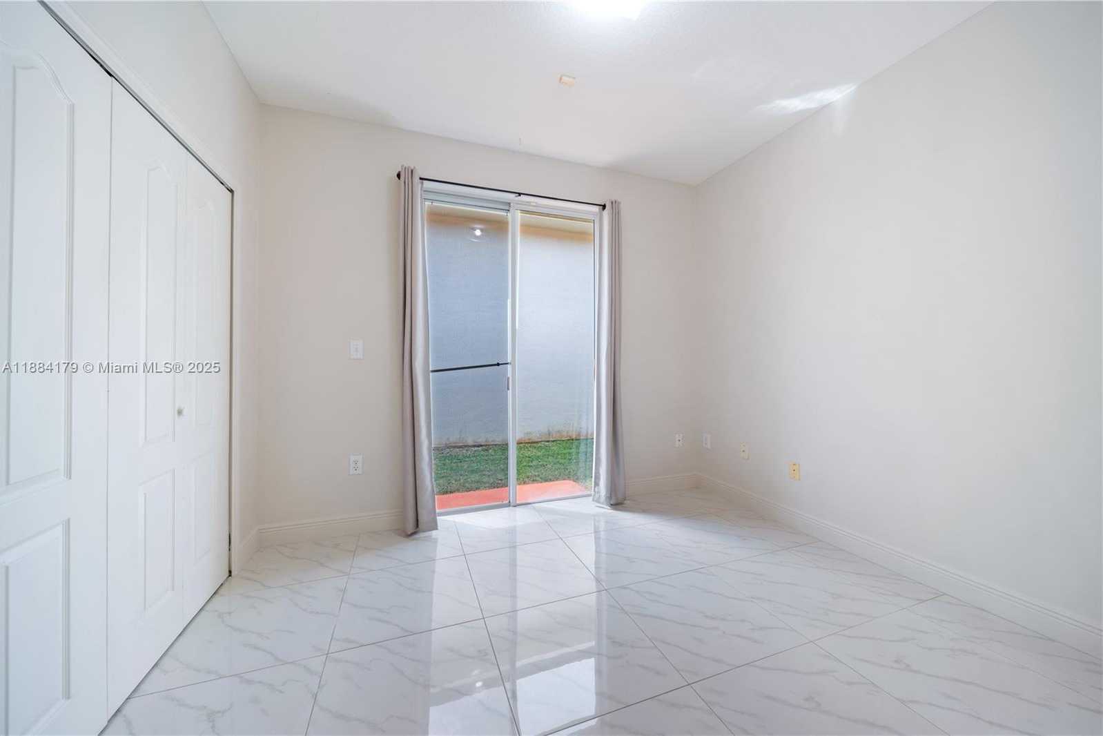 Small Image of 14105 SOUTH WEST 168TH LN, Miami Number 11