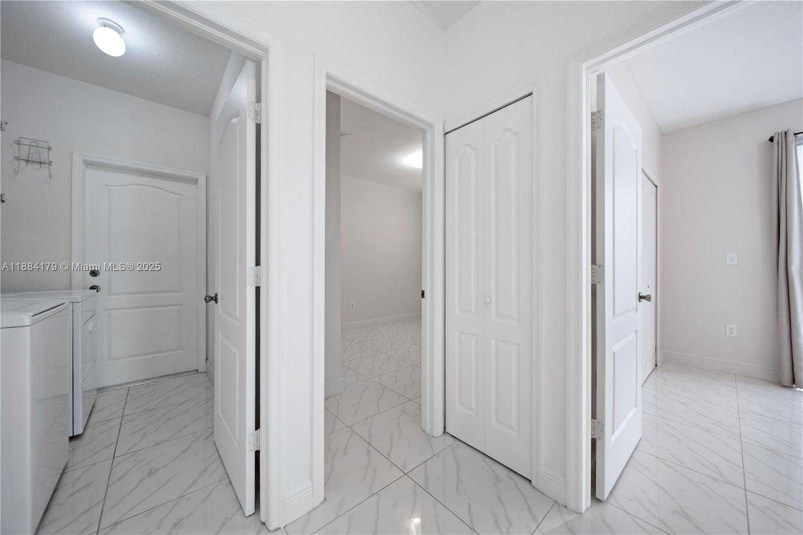 Small Image of 14105 SOUTH WEST 168TH LN, Miami Number 13
