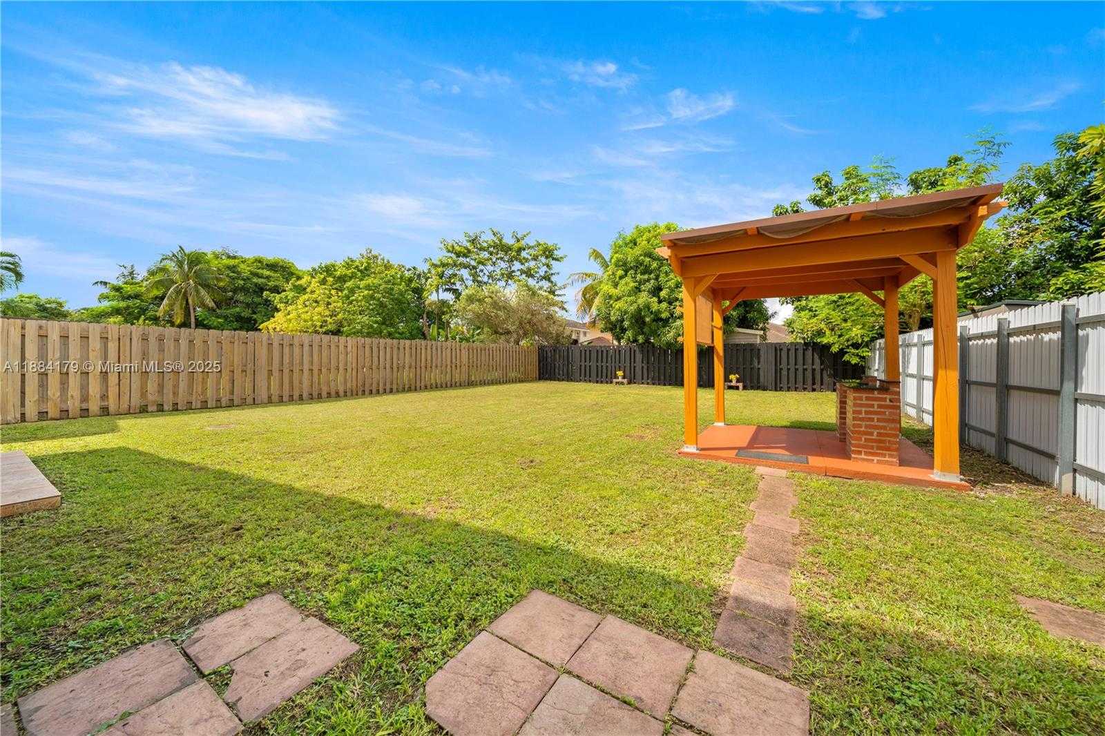 Small Image of 14105 SOUTH WEST 168TH LN, Miami Number 15