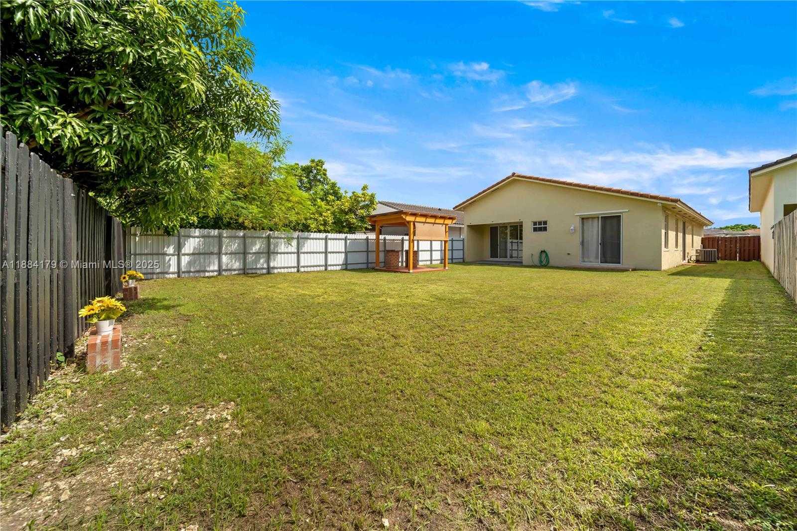 Small Image of 14105 SOUTH WEST 168TH LN, Miami Number 16