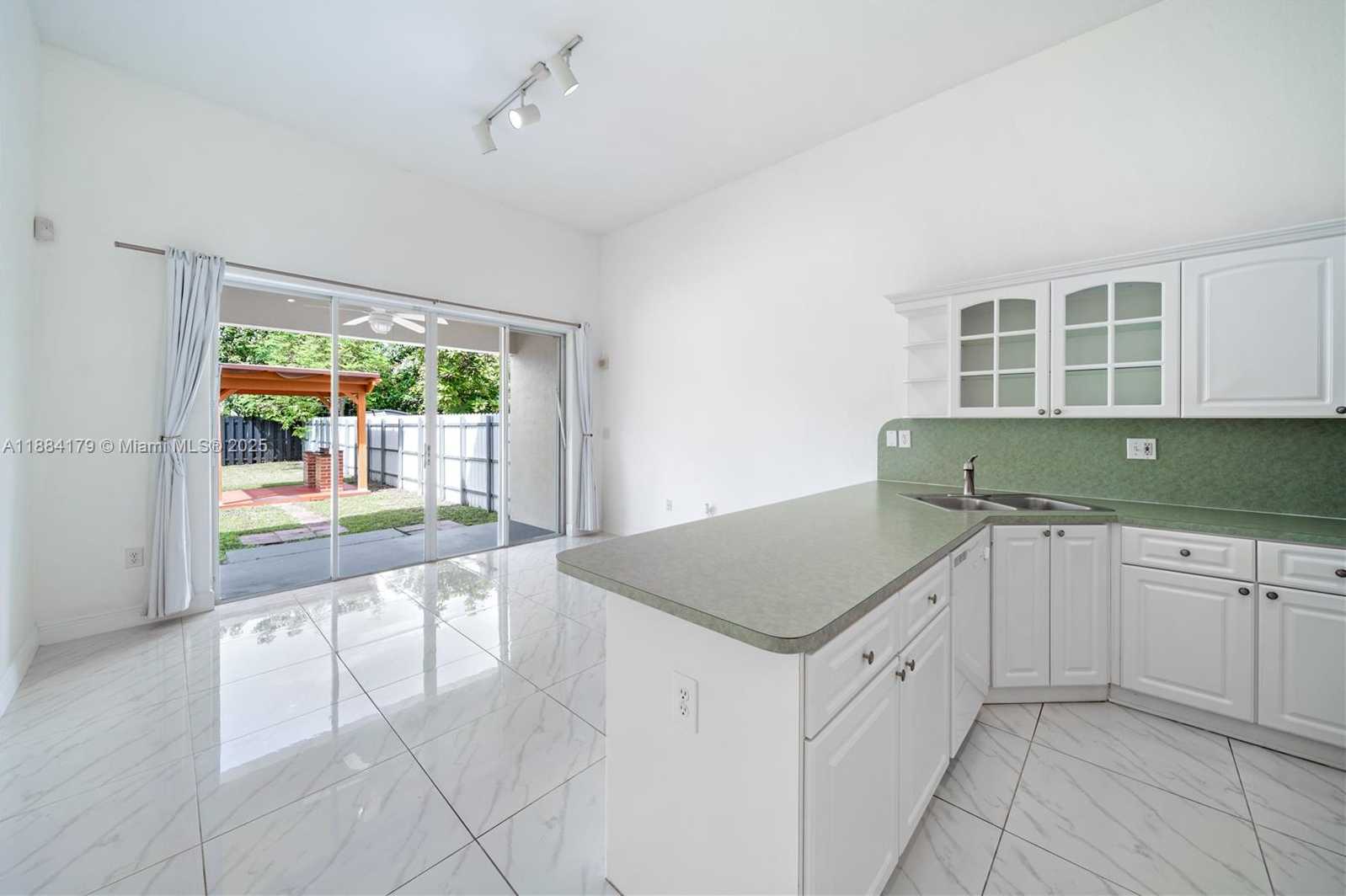 Small Image of 14105 SOUTH WEST 168TH LN, Miami Number 4