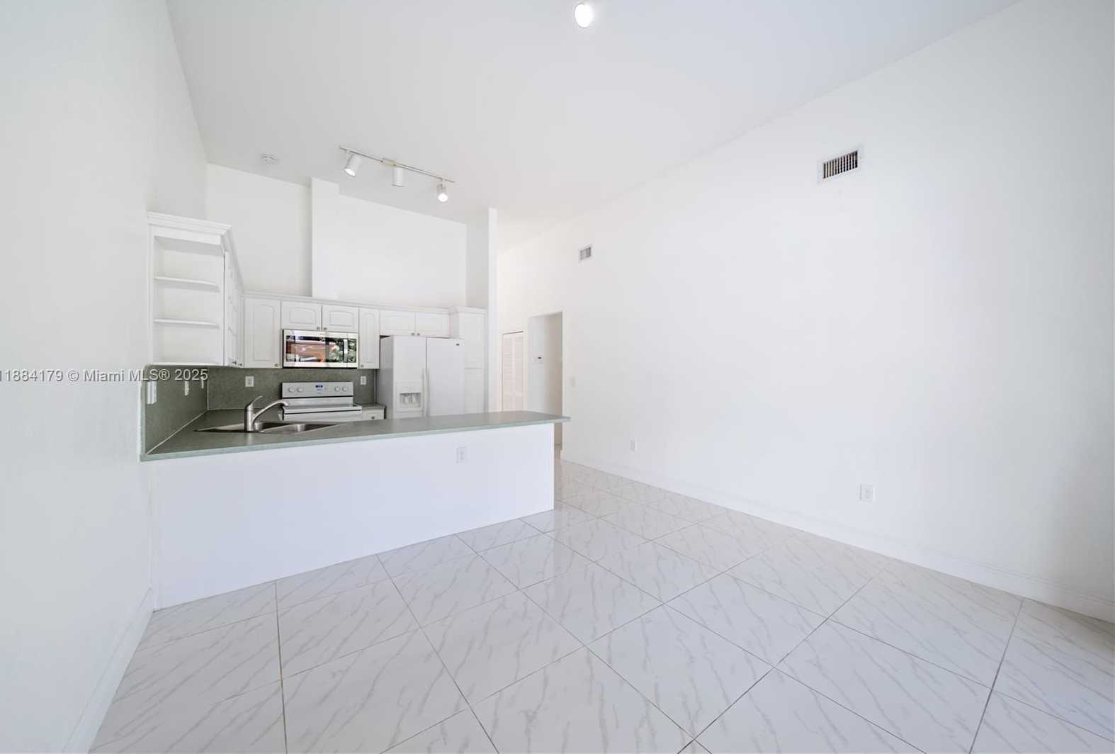 Small Image of 14105 SOUTH WEST 168TH LN, Miami Number 5