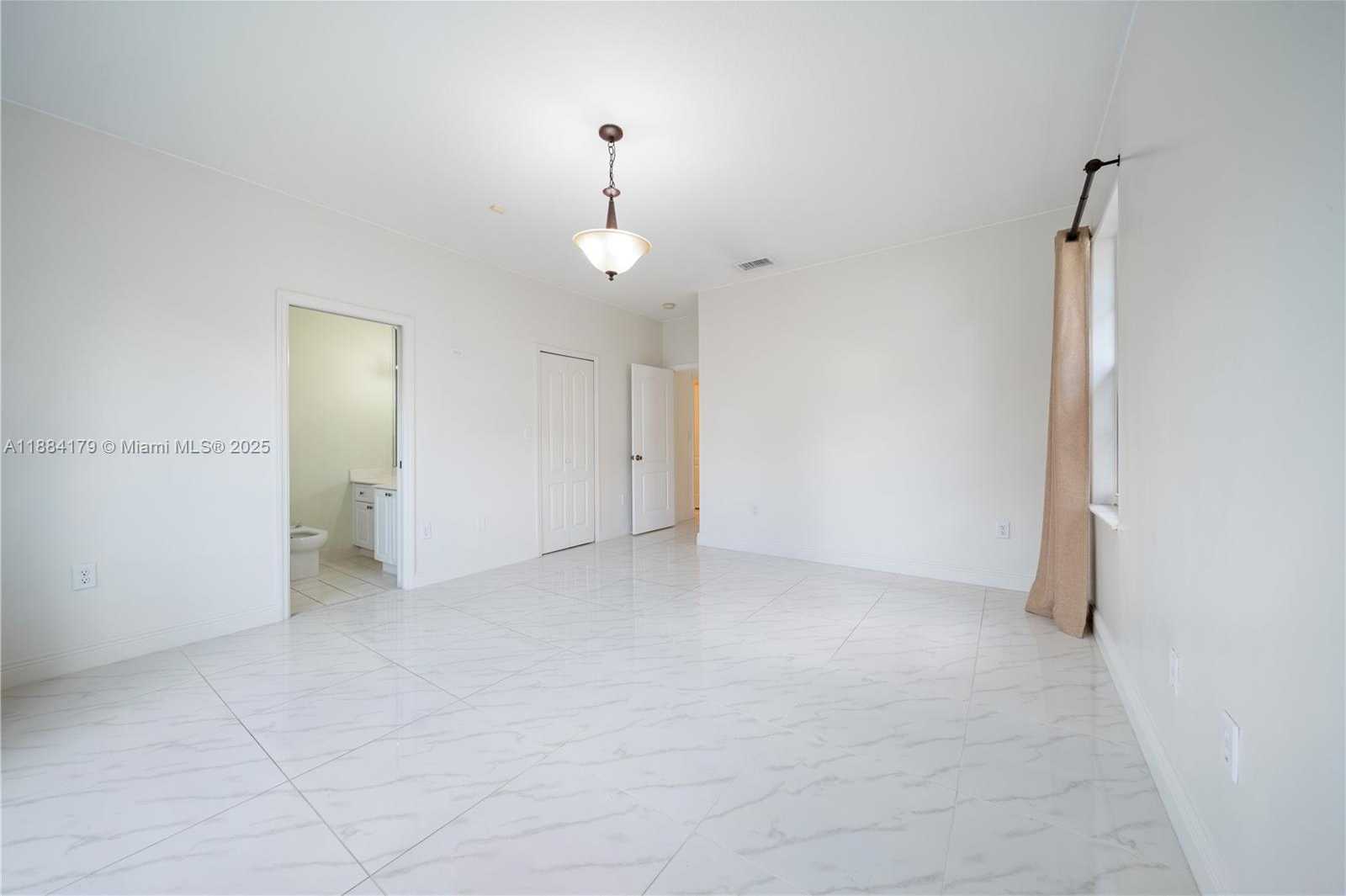 Small Image of 14105 SOUTH WEST 168TH LN, Miami Number 7