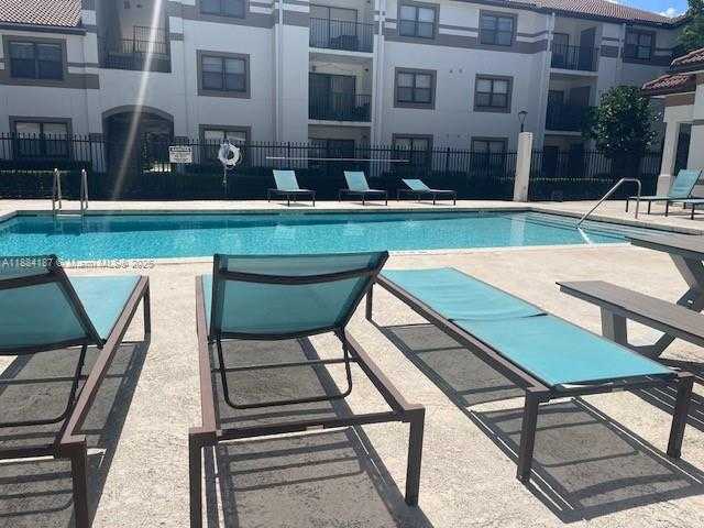 Small Image of 560 S PARK RD #16-7, Hollywood Number 14