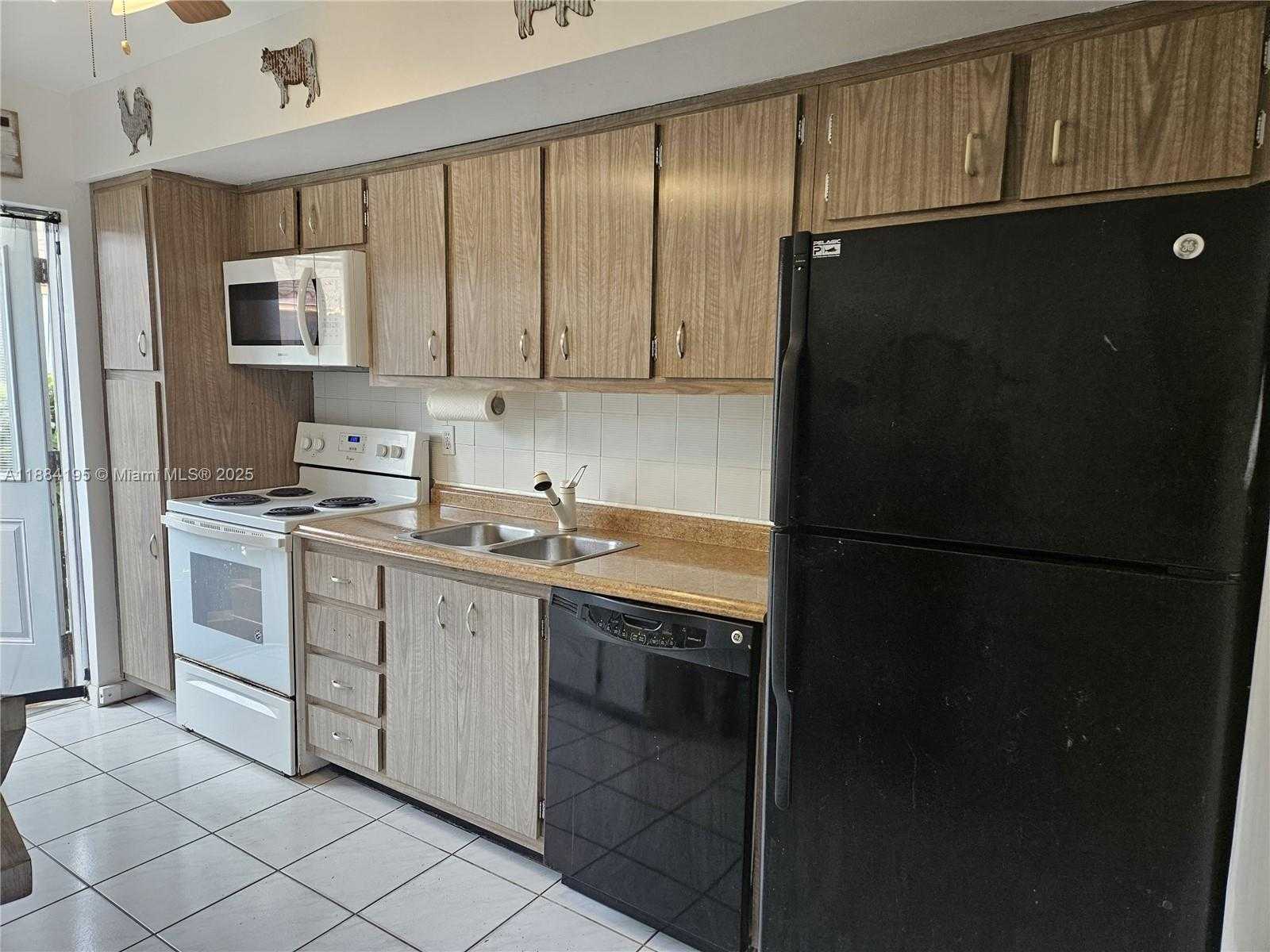Small Image of 1400 NORTH 16TH AVE #1400, Hollywood Number 2