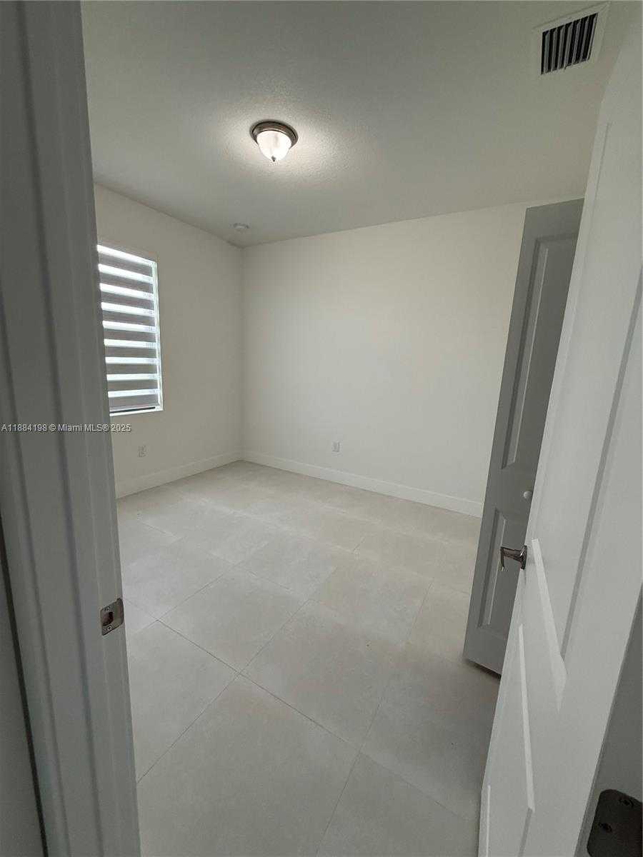 Small Image of 32208 SOUTH WEST 194TH CT, Homestead Number 17