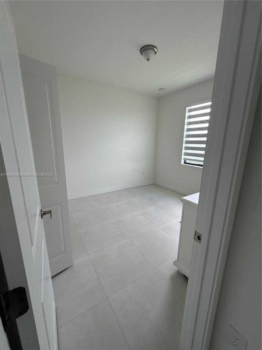Small Image of 32208 SOUTH WEST 194TH CT, Homestead Number 24