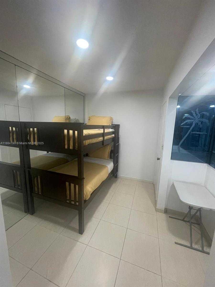 Small Image of 1435 SOUTH WEST 119TH CT, Miami Number 15