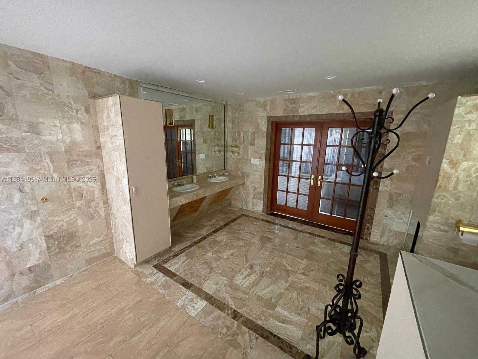 Small Image of 1435 SOUTH WEST 119TH CT, Miami Number 16