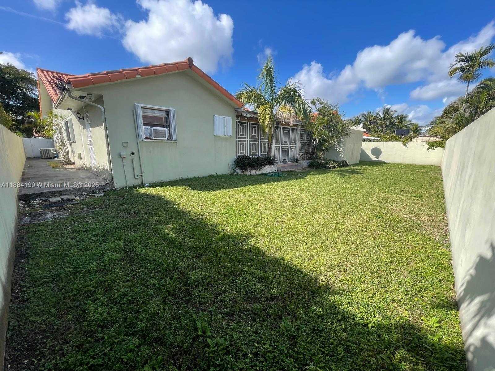 Small Image of 1435 SOUTH WEST 119TH CT, Miami Number 25
