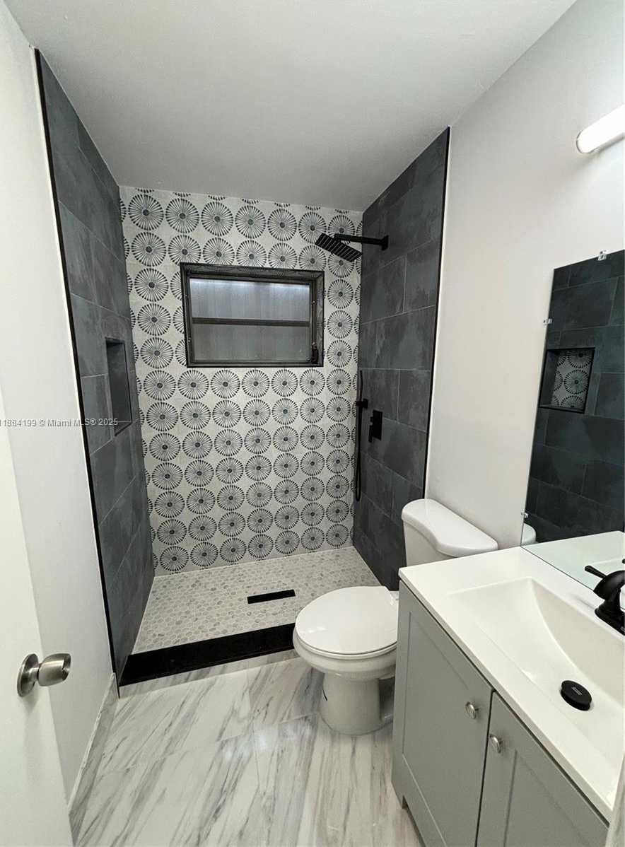 Small Image of 1435 SOUTH WEST 119TH CT, Miami Number 3