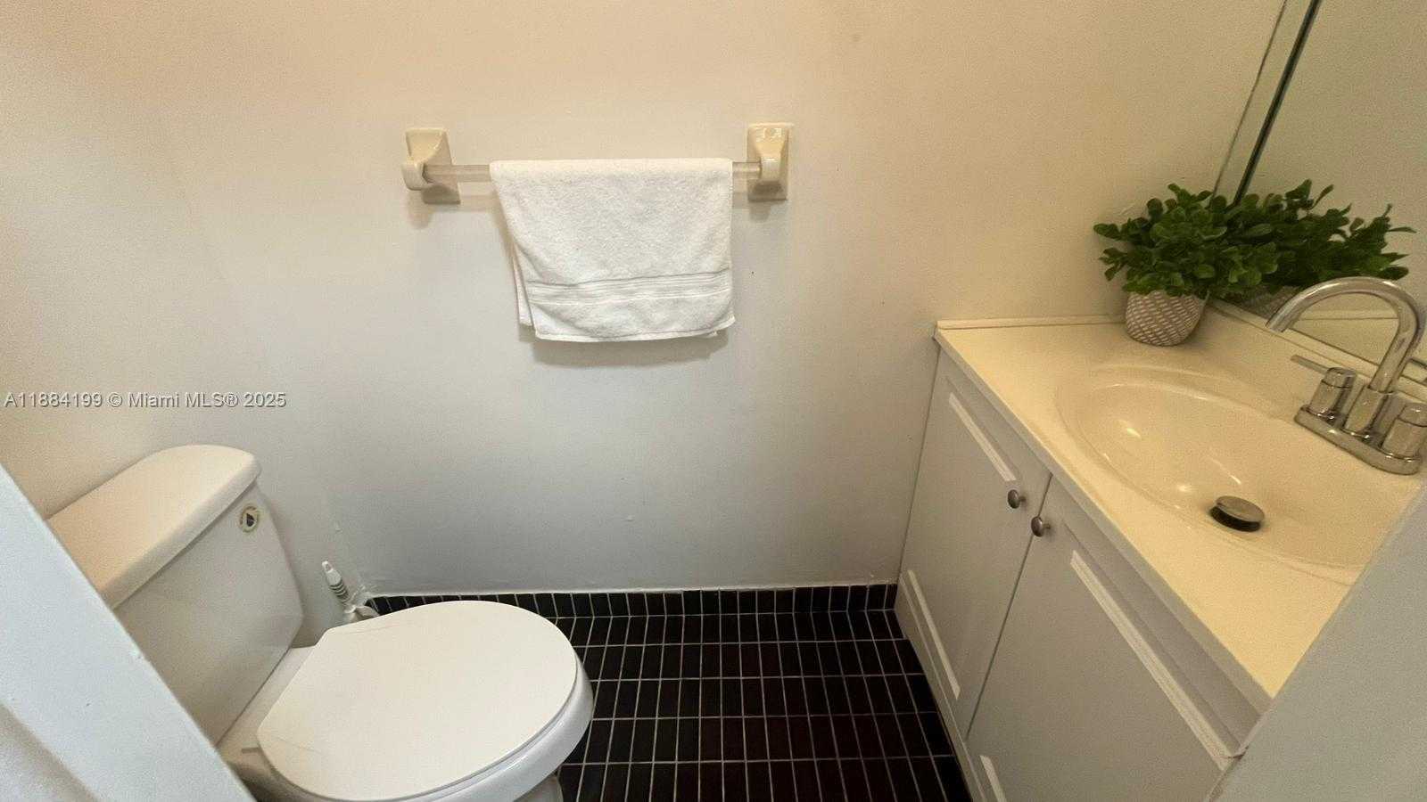 Small Image of 1435 SOUTH WEST 119TH CT, Miami Number 8