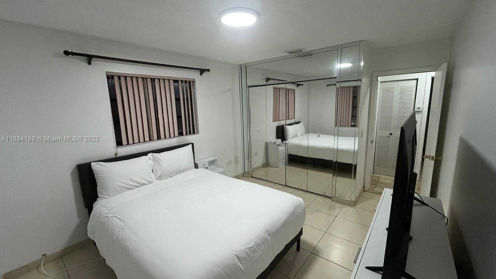Small Image of 1435 SOUTH WEST 119TH CT, Miami Number 9