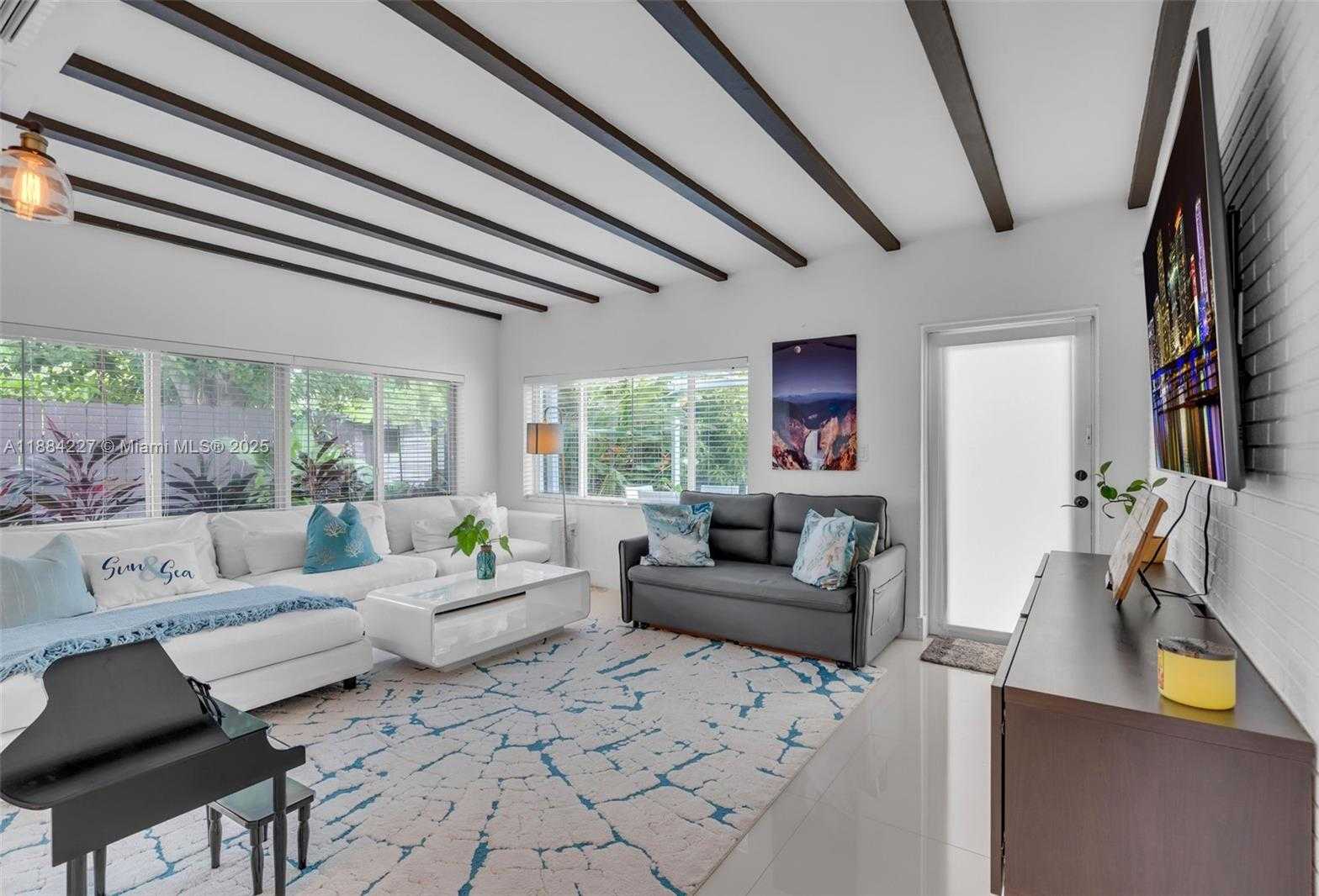 Small Image of 1571 NORMANDY DR, Miami Beach Number 15