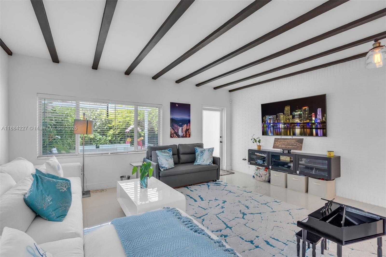 Small Image of 1571 NORMANDY DR, Miami Beach Number 16