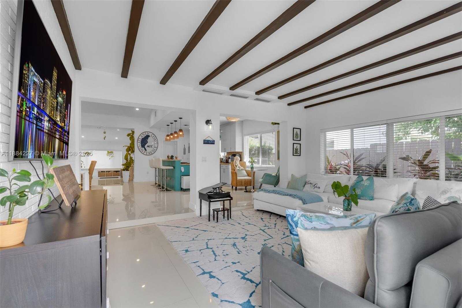 Small Image of 1571 NORMANDY DR, Miami Beach Number 17
